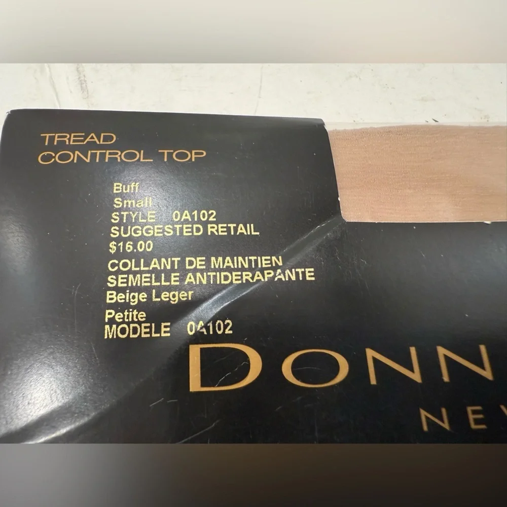 Donna Karan The Ultimate Sheer Collection Pantyhose Buff Size Small Style 0A102